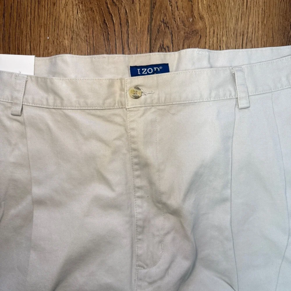 IZOD Mens 42 Pleated Chino Shorts Stone Beige 100%‎ Cotton New w/ FLAW READ